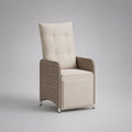 Verstellbarer Gartenstuhl mit Fußstütze, Hochlehner aus PE-Rattan und Stahl mit Polyesterauflage, Beige/Cremeweiß, 61 × 67 × 111 cm